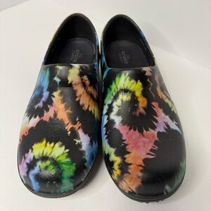 Crocs Bistro Tie Dye Work Clogs Women’s 7 Non Slip Slip Resistant